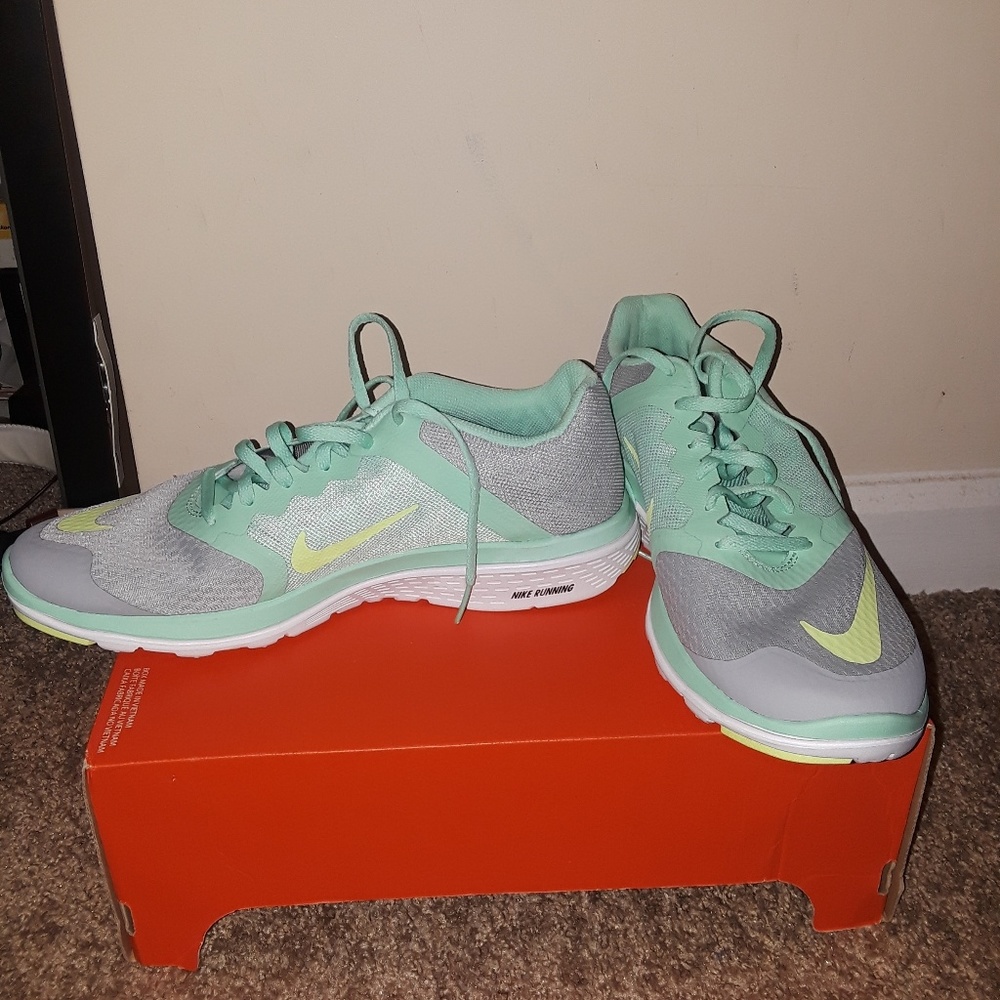COPY - Nike never worn lime green and yellow